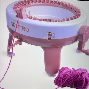 Entro Pink and White Knitting Machine
PENDING
